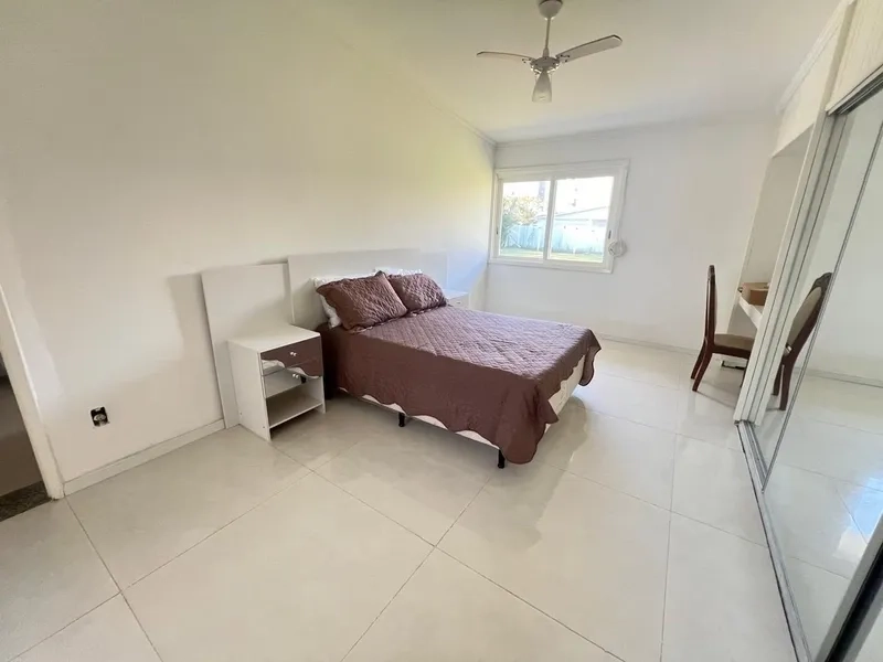 ATLÂNTIDA - CASA DE ESQUINA COM TERRENO DIFERENCIADO: 3ª foto da galeria de imagens do imóvel