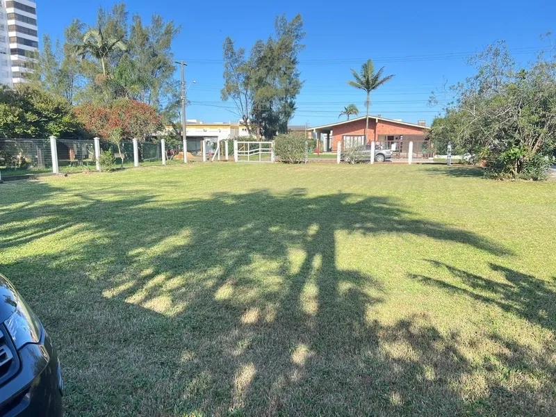 ATLÂNTIDA - CASA DE ESQUINA COM TERRENO DIFERENCIADO: 12ª foto da galeria de imagens do imóvel