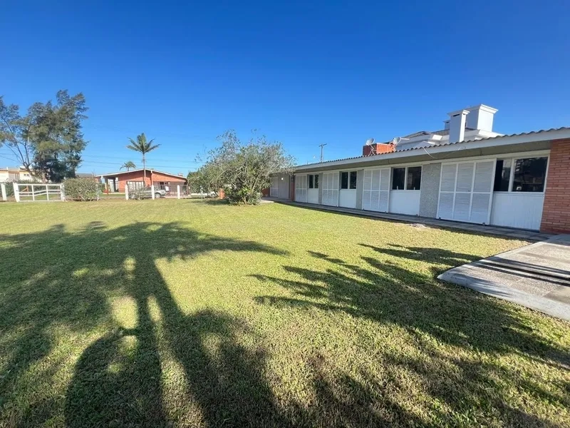 ATLÂNTIDA - CASA DE ESQUINA COM TERRENO DIFERENCIADO: 11ª foto da galeria de imagens do imóvel