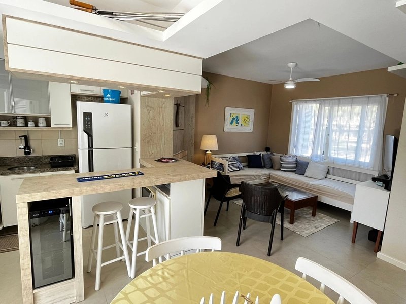 XANGRI-LÁ - APARTAMENTO DUPLEX, 2 SUÍTES, A 50 M DA PRAIA: 4ª foto da galeria de imagens do imóvel