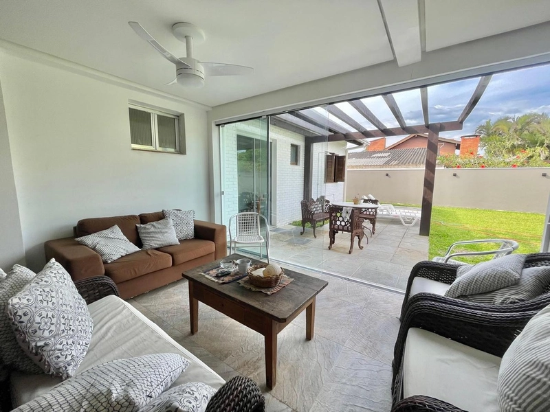 CASA COM PISCINA EM ATLÂNTIDA COM 5 DORMITÓRIOS: 23ª foto da galeria de imagens do imóvel