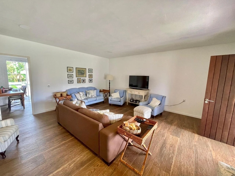 CASA COM PISCINA EM ATLÂNTIDA COM 5 DORMITÓRIOS: 9ª foto da galeria de imagens do imóvel