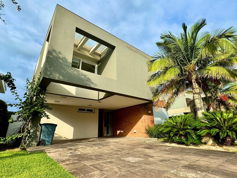 XANGRI-LÁ - CONDOMÍNIO ENSEADA LAGOS - CASA BEIRA-LAGO, 4 SUÍTES: 5ª foto da galeria de imagens do imóvel