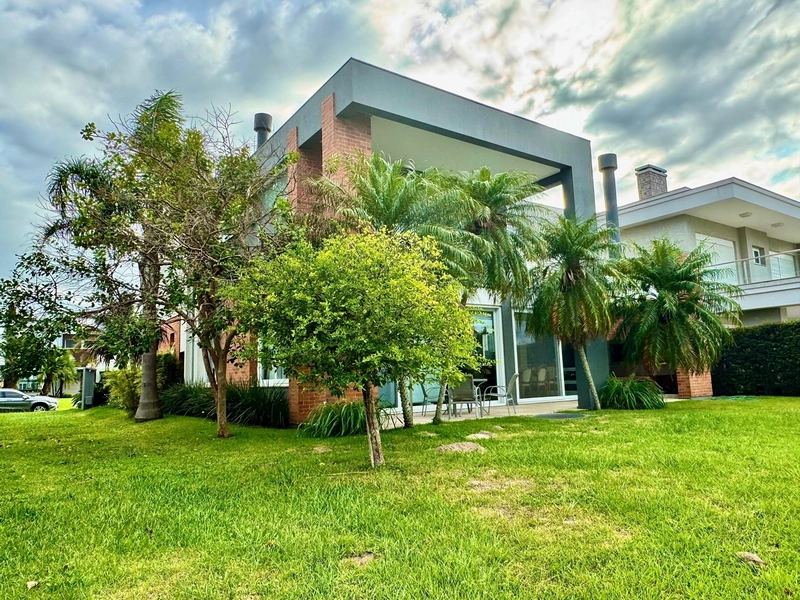 XANGRI-LÁ - CONDOMÍNIO ENSEADA LAGOS - CASA BEIRA-LAGO, 4 SUÍTES: 4ª foto da galeria de imagens do imóvel