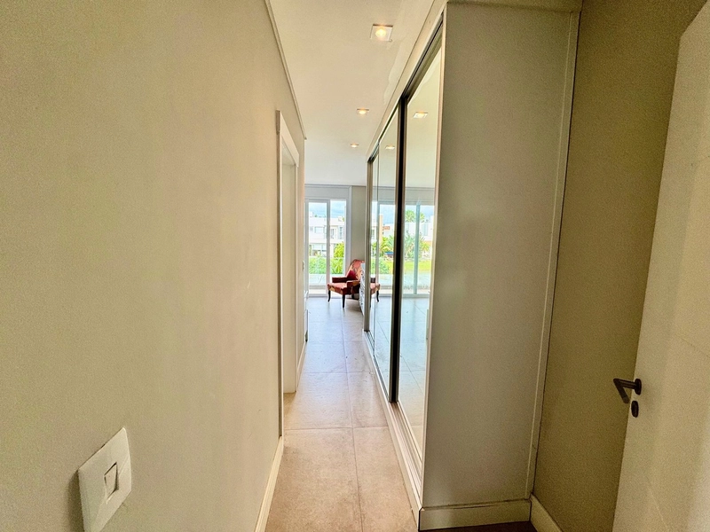 XANGRI-LÁ - CONDOMÍNIO ENSEADA LAGOS - CASA BEIRA-LAGO, 4 SUÍTES: 36ª foto da galeria de imagens do imóvel