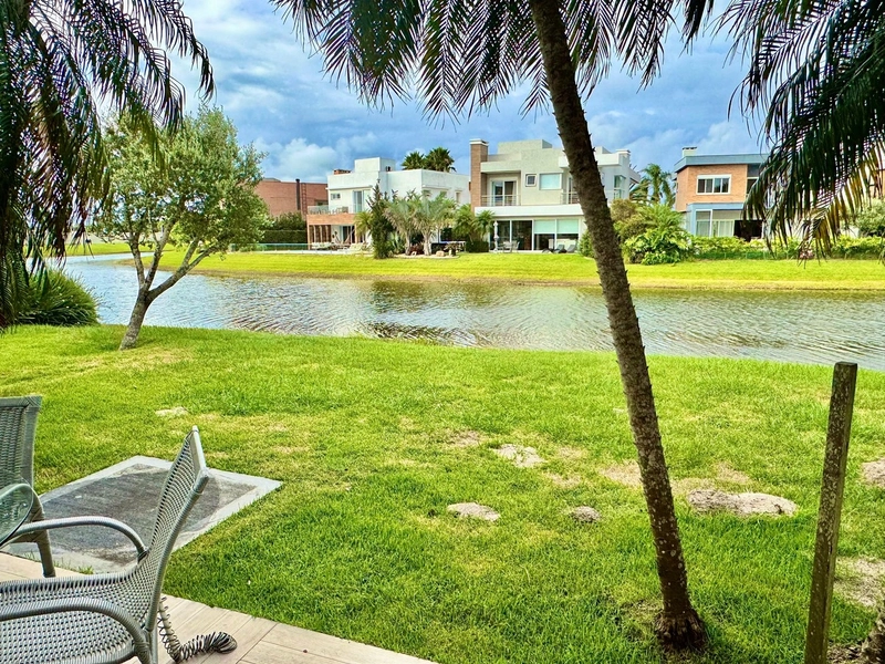 XANGRI-LÁ - CONDOMÍNIO ENSEADA LAGOS - CASA BEIRA-LAGO, 4 SUÍTES: 13ª foto da galeria de imagens do imóvel