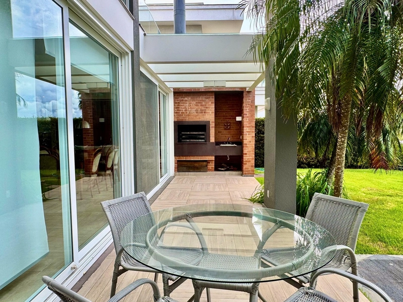 XANGRI-LÁ - CONDOMÍNIO ENSEADA LAGOS - CASA BEIRA-LAGO, 4 SUÍTES: 10ª foto da galeria de imagens do imóvel