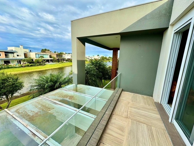 XANGRI-LÁ - CONDOMÍNIO ENSEADA LAGOS - CASA BEIRA-LAGO, 4 SUÍTES: 42ª foto da galeria de imagens do imóvel