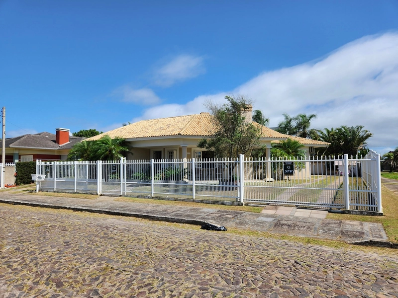 XANGRI-LÁ - CASA TÉRREA DE ESQUINA 4 DORMITÓRIOS, 1 SUÍTE, COM PISCINA: 33ª foto da galeria de imagens do imóvel