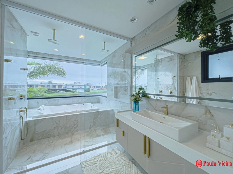 ENSEADA - EXCELENTE SOBRADO COM 5 SUÍTES: 3ª foto da galeria de imagens do imóvel