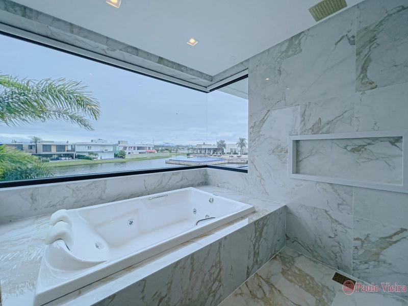 ENSEADA - EXCELENTE SOBRADO COM 5 SUÍTES: 22ª foto da galeria de imagens do imóvel