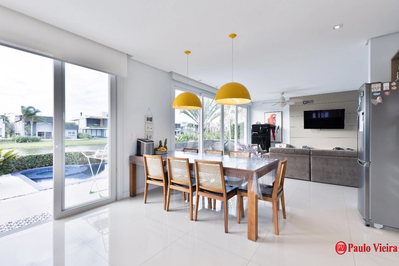 XANGRI-LÁ - CASA  BEIRA-LAGO, 4 SUÍTES, COM PISCINA AQUECIDA: 13ª foto da galeria de imagens do imóvel