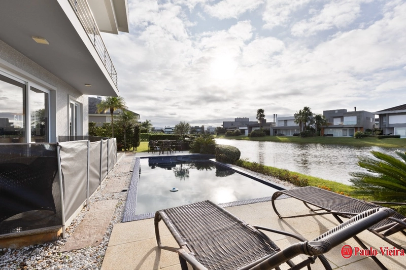 XANGRI-LÁ - CASA  BEIRA-LAGO, 4 SUÍTES, COM PISCINA AQUECIDA: 33ª foto da galeria de imagens do imóvel