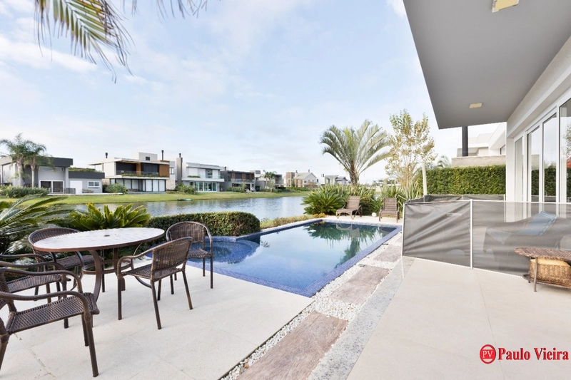 XANGRI-LÁ - CASA  BEIRA-LAGO, 4 SUÍTES, COM PISCINA AQUECIDA: 30ª foto da galeria de imagens do imóvel