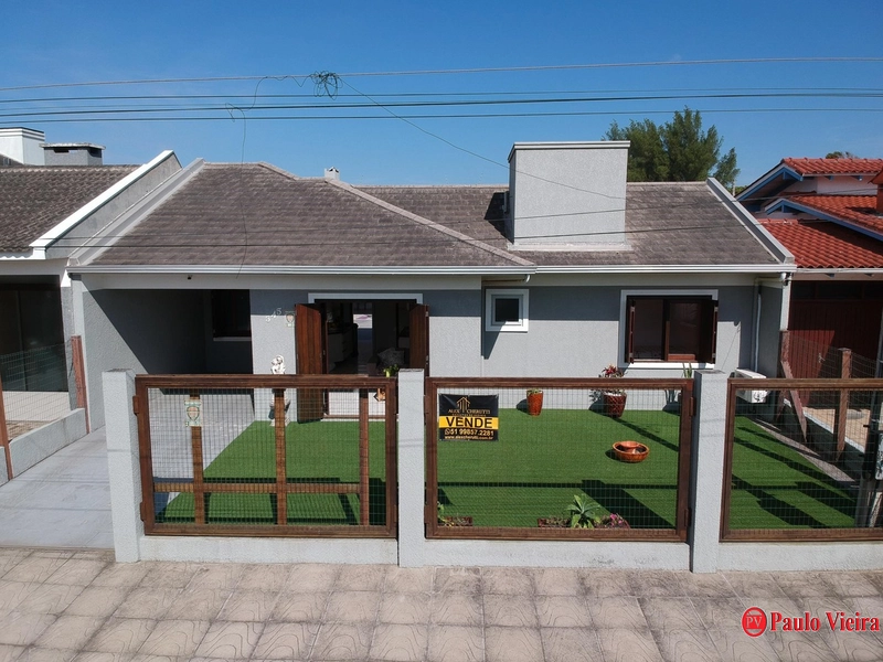 XANGRI-LÁ - CASA TÉRREA 4 DORMITÓRIOS, COM PISCINA - PERTO DO MAR: 3ª foto da galeria de imagens do imóvel