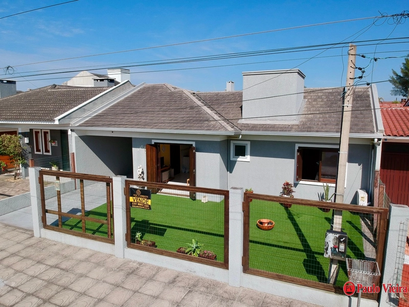 XANGRI-LÁ - CASA TÉRREA 4 DORMITÓRIOS, COM PISCINA - PERTO DO MAR