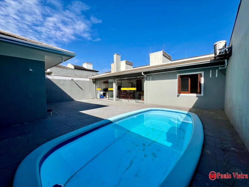 XANGRI-LÁ - CASA TÉRREA 4 DORMITÓRIOS, COM PISCINA - PERTO DO MAR: 8ª foto da galeria de imagens do imóvel