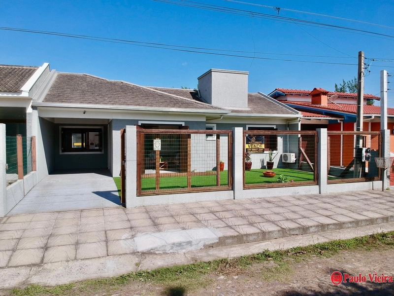 XANGRI-LÁ - CASA TÉRREA 4 DORMITÓRIOS, COM PISCINA - PERTO DO MAR: 2ª foto da galeria de imagens do imóvel