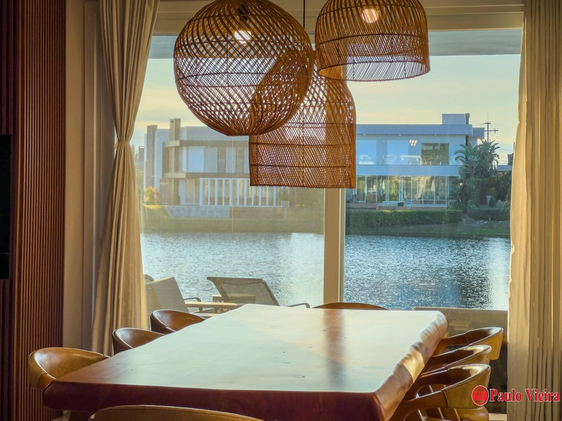 XANGRI-LÁ- CASA BEIRA-LAGO 4 SUÍTES COM PISCINA: 16ª foto da galeria de imagens do imóvel