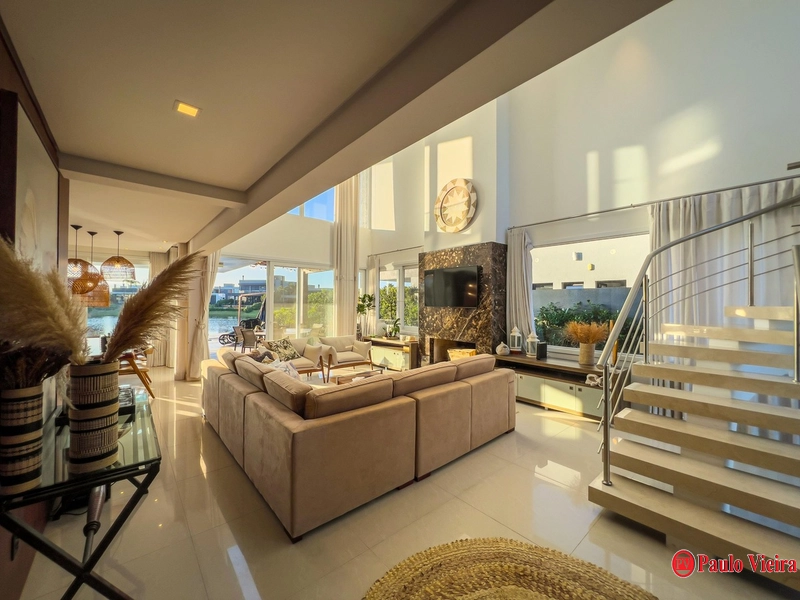 XANGRI-LÁ- CASA BEIRA-LAGO 4 SUÍTES COM PISCINA