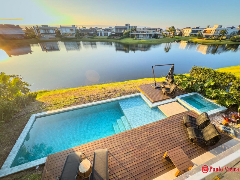 XANGRI-LÁ- CASA BEIRA-LAGO 4 SUÍTES COM PISCINA: 29ª foto da galeria de imagens do imóvel