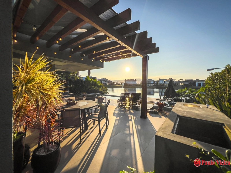 XANGRI-LÁ- CASA BEIRA-LAGO 4 SUÍTES COM PISCINA: 17ª foto da galeria de imagens do imóvel