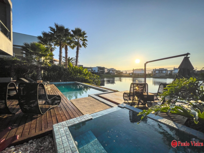 XANGRI-LÁ- CASA BEIRA-LAGO 4 SUÍTES COM PISCINA: 27ª foto da galeria de imagens do imóvel