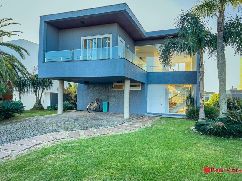 XANGRI-LÁ- CASA BEIRA-LAGO 4 SUÍTES COM PISCINA: 2ª foto da galeria de imagens do imóvel