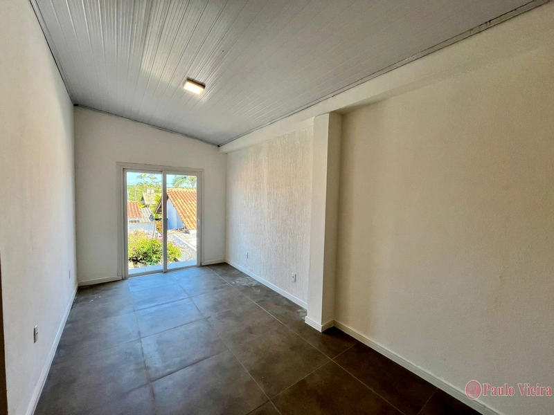 XANGRI-LÁ - CENTRO CASA 4 DORMITÓRIOS, COM PISCINA: 7ª foto da galeria de imagens do imóvel