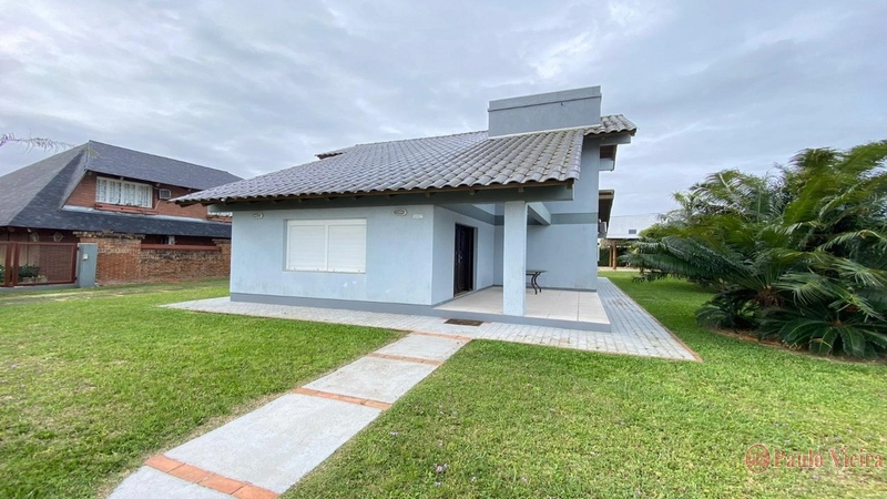 ATLÂNTIDA - EXCELENTE SOBRADO LOCALIZADO A APENAS ALGUNS METROS DO MAR: 2ª foto da galeria de imagens do imóvel