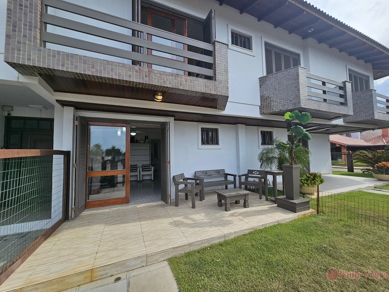 XANGRI-LA - DUPLEX FRENTE PARA AVENIDA, 3 QUADRAS DO MAR