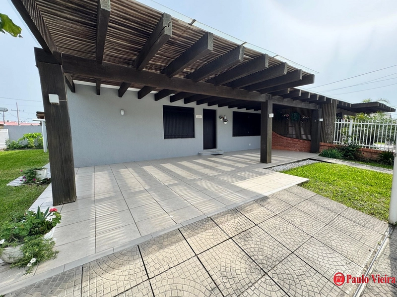 XANGRI-LÁ - CASA  TERREA DE ESQUINA