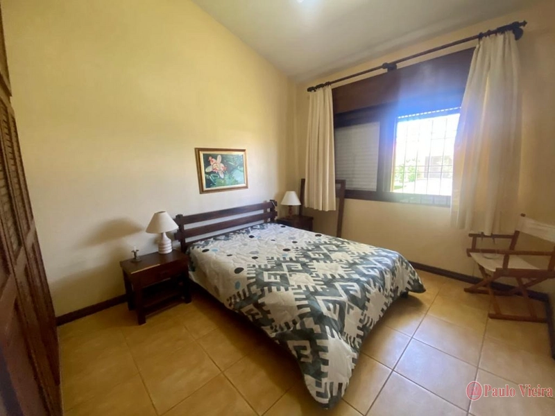 Casa de esquina com 4 dormitórios perto do mar: 24ª foto da galeria de imagens do imóvel