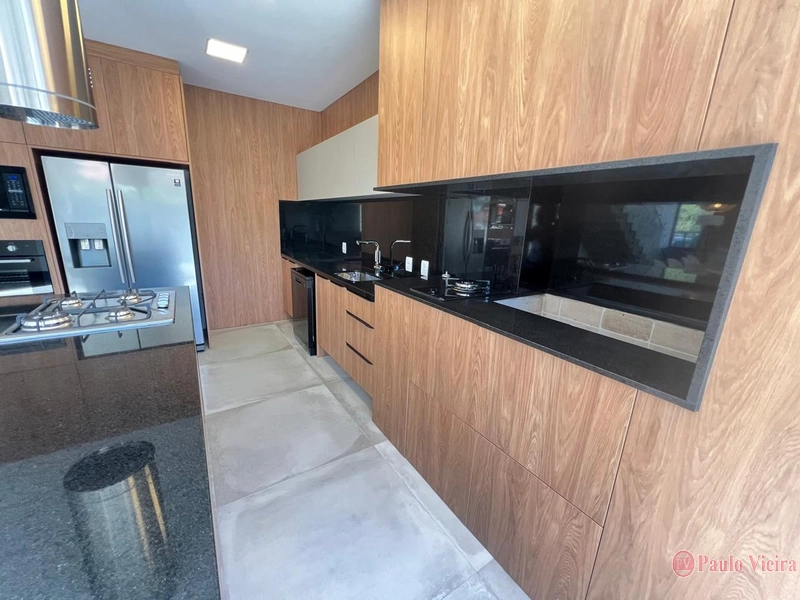 XANGRI-Á -  EXCELENTE  SOBRADO COM 5 DORMITÓRIOS E PISCINA: 25ª foto da galeria de imagens do imóvel