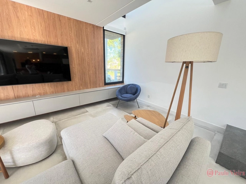 XANGRI-Á -  EXCELENTE  SOBRADO COM 5 DORMITÓRIOS E PISCINA: 16ª foto da galeria de imagens do imóvel