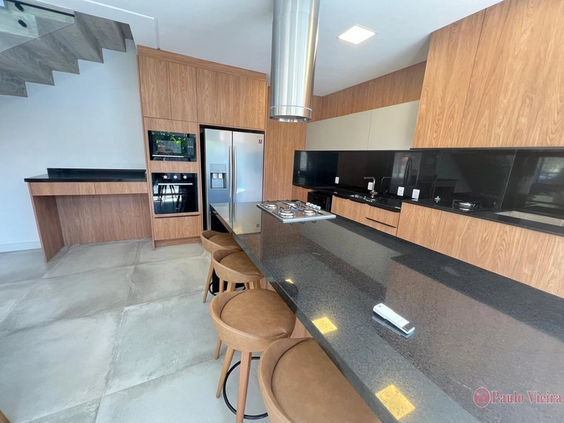 XANGRI-Á -  EXCELENTE  SOBRADO COM 5 DORMITÓRIOS E PISCINA: 24ª foto da galeria de imagens do imóvel