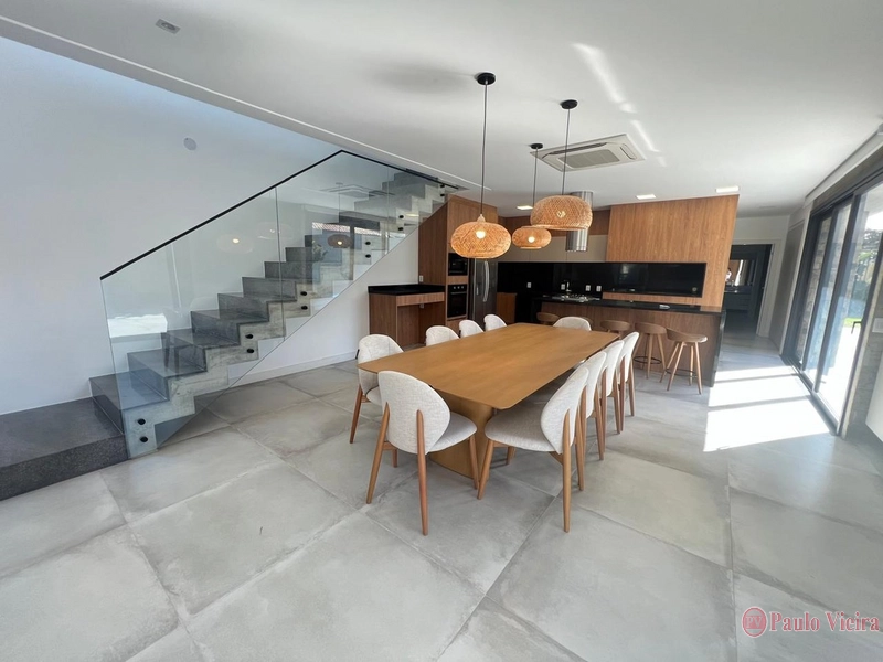 XANGRI-Á -  EXCELENTE  SOBRADO COM 5 DORMITÓRIOS E PISCINA: 14ª foto da galeria de imagens do imóvel