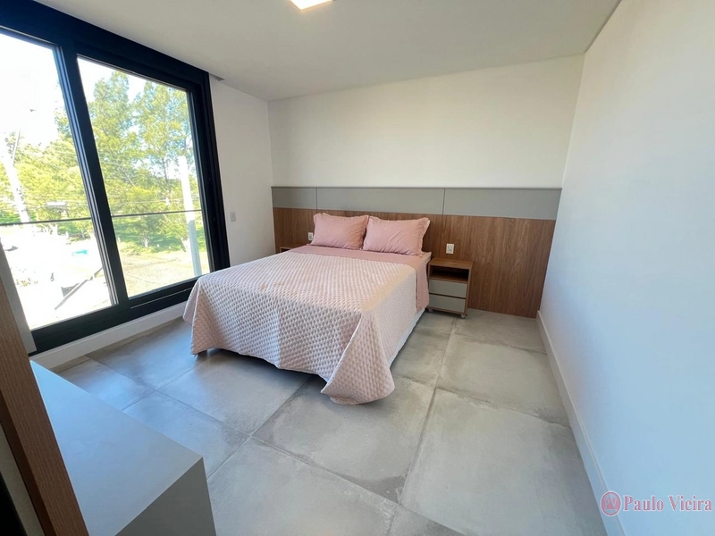 XANGRI-Á -  EXCELENTE  SOBRADO COM 5 DORMITÓRIOS E PISCINA: 45ª foto da galeria de imagens do imóvel