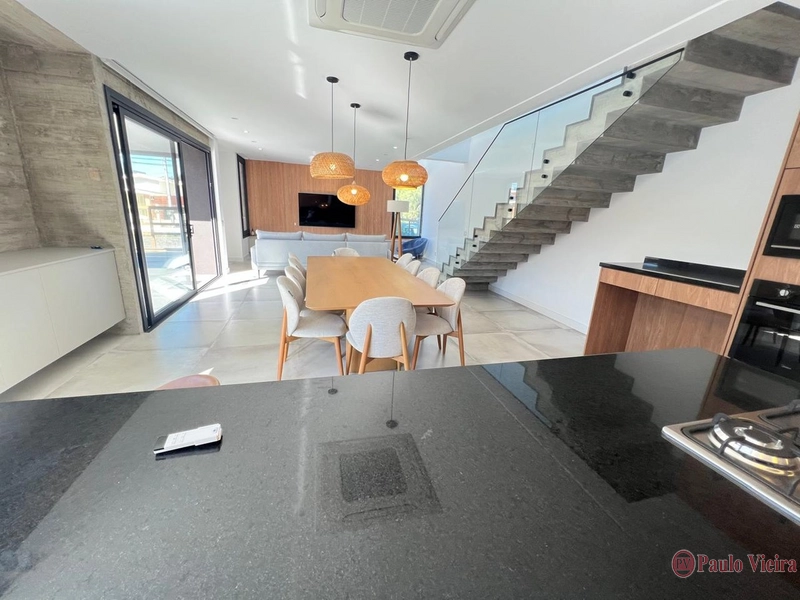 XANGRI-Á -  EXCELENTE  SOBRADO COM 5 DORMITÓRIOS E PISCINA: 23ª foto da galeria de imagens do imóvel