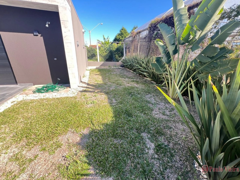 XANGRI-Á -  EXCELENTE  SOBRADO COM 5 DORMITÓRIOS E PISCINA: 5ª foto da galeria de imagens do imóvel