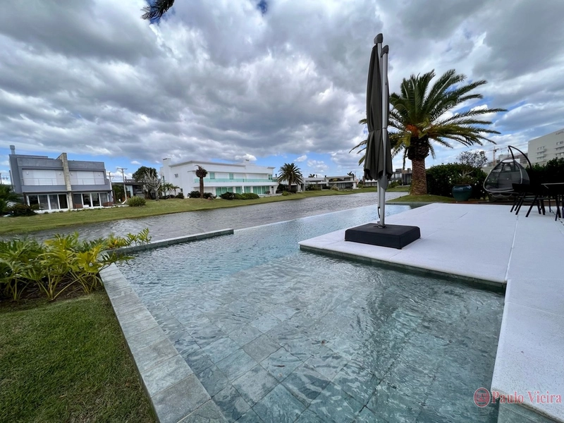 ENSEADA -  LUXUOSO SOBRADO EM LOCALIZAÇÃO PRIVILEGIADA: 10ª foto da galeria de imagens do imóvel