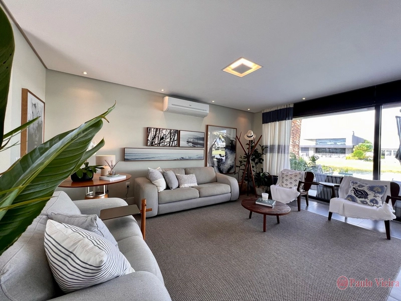 ENSEADA -  LUXUOSO SOBRADO EM LOCALIZAÇÃO PRIVILEGIADA: 3ª foto da galeria de imagens do imóvel