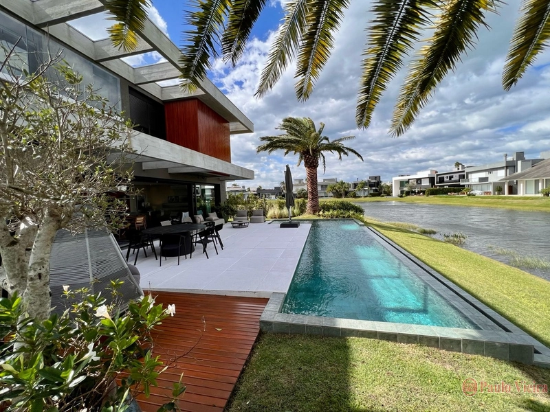 ENSEADA -  LUXUOSO SOBRADO EM LOCALIZAÇÃO PRIVILEGIADA: 16ª foto da galeria de imagens do imóvel