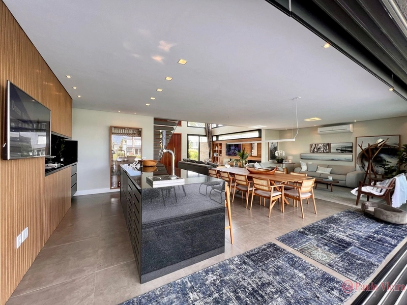 ENSEADA -  LUXUOSO SOBRADO EM LOCALIZAÇÃO PRIVILEGIADA: 6ª foto da galeria de imagens do imóvel