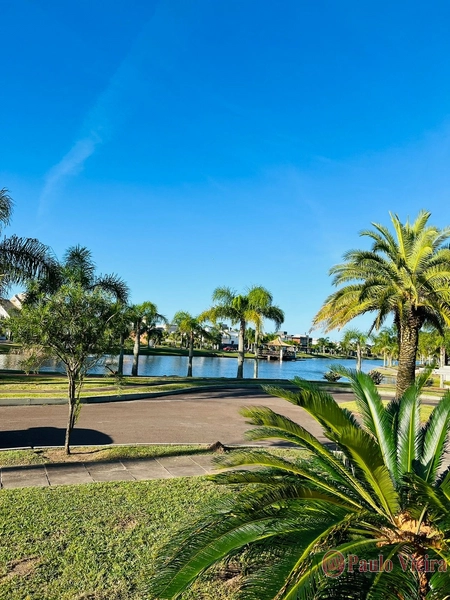 QUINTAS DO LAGO - EXUBERANTE SOBRADO COM 3 AMPLAS SUÍTES: 5ª foto da galeria de imagens do imóvel