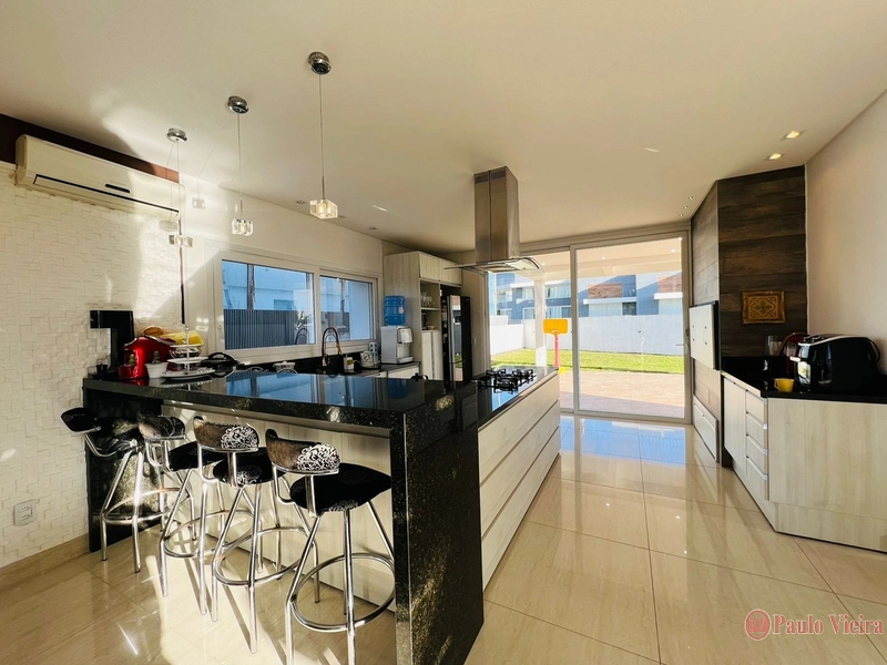 QUINTAS DO LAGO - EXUBERANTE SOBRADO COM 3 AMPLAS SUÍTES: 9ª foto da galeria de imagens do imóvel