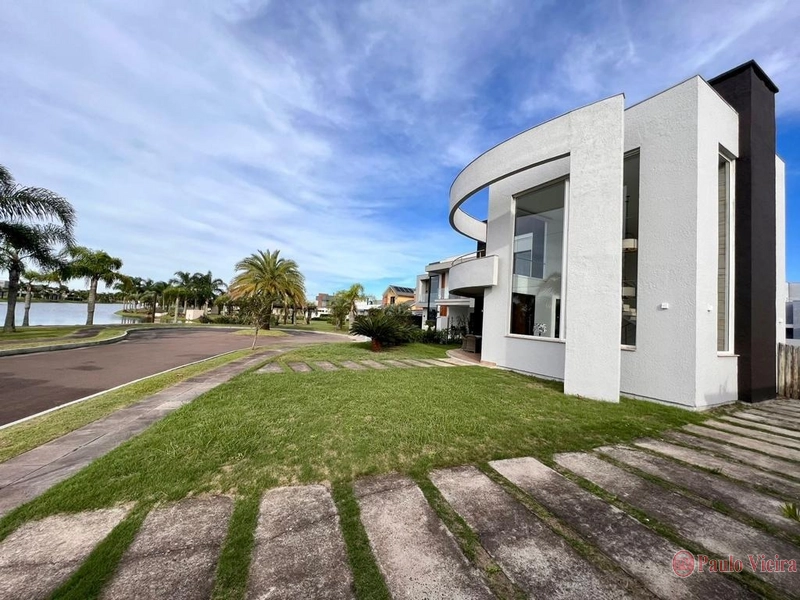 QUINTAS DO LAGO - EXUBERANTE SOBRADO COM 3 AMPLAS SUÍTES: 3ª foto da galeria de imagens do imóvel