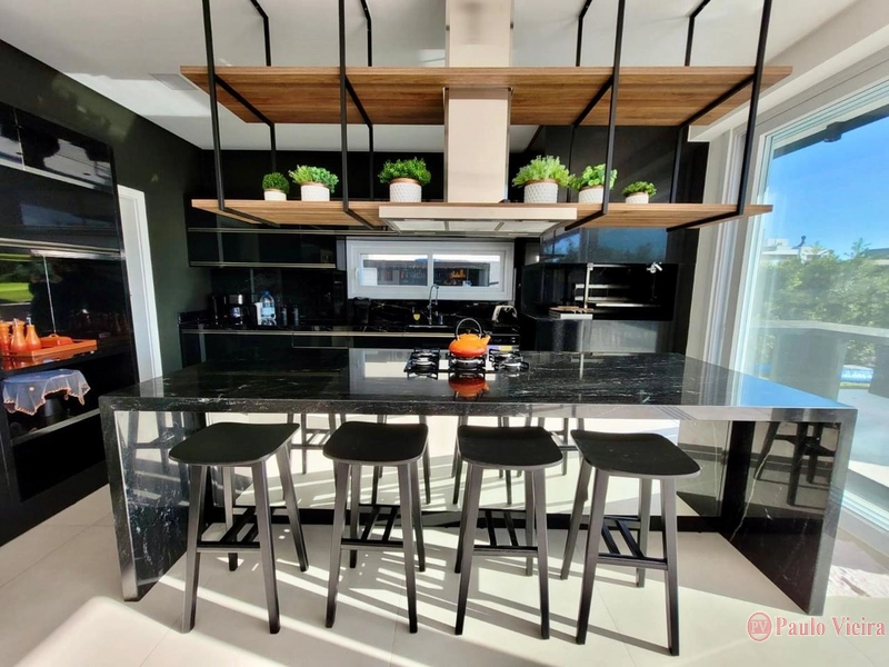 ENSEADA -  SOBRADO BEIRA LAGO, COM 5 SUÍTES: 6ª foto da galeria de imagens do imóvel