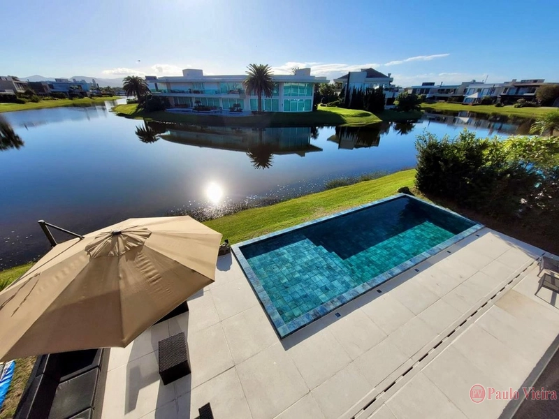 ENSEADA -  SOBRADO BEIRA LAGO, COM 5 SUÍTES: 48ª foto da galeria de imagens do imóvel