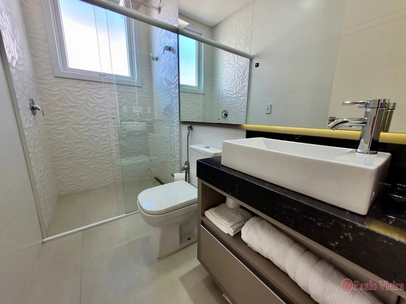 ENSEADA -  SOBRADO BEIRA LAGO, COM 5 SUÍTES: 2ª foto da galeria de imagens do imóvel